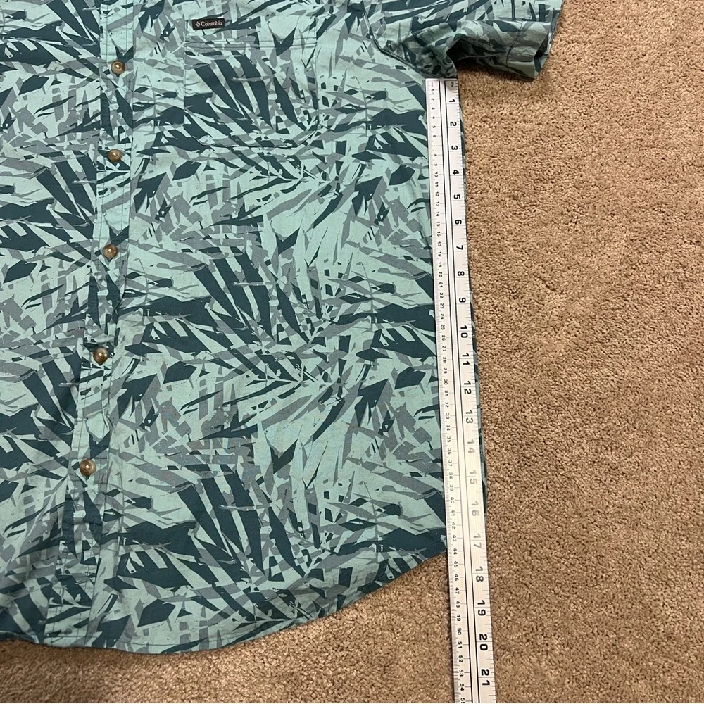 Men’s XL Columbia Button Down Shirt